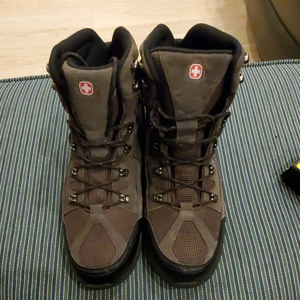 MEN'S SWISS GEAR SHOES